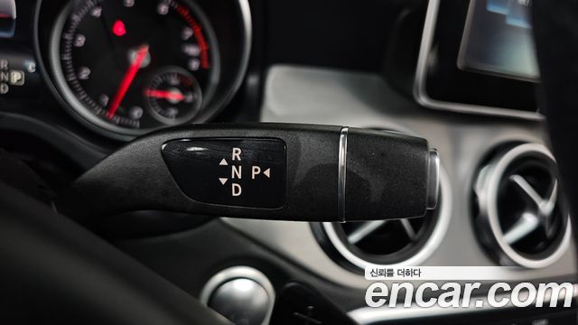 Mercedes-Benz GLA-Class (X156) GLA220 Premium 2019 — фото 9