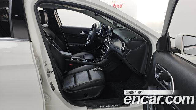 Mercedes-Benz GLA-Class (X156) GLA220 Premium 2019 — фото 11