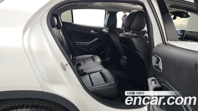 Mercedes-Benz GLA-Class (X156) GLA220 Premium 2019 — фото 12