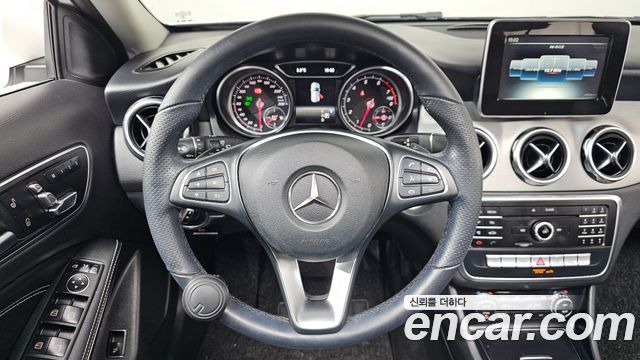 Mercedes-Benz GLA-Class (X156) GLA220 Premium 2019 — фото 13