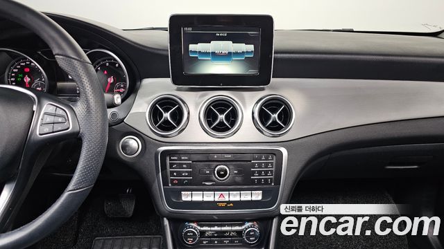 Mercedes-Benz GLA-Class (X156) GLA220 Premium 2019 — фото 14