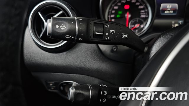 Mercedes-Benz GLA-Class (X156) GLA220 Premium 2019 — фото 18