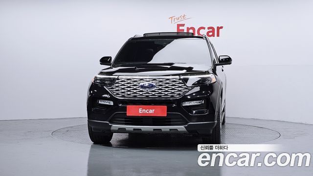 Ford Explorer (VI) 3.0 Platinum 4WD 2023 — фото 3