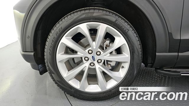 Ford Explorer (VI) 3.0 Platinum 4WD 2023 — фото 5