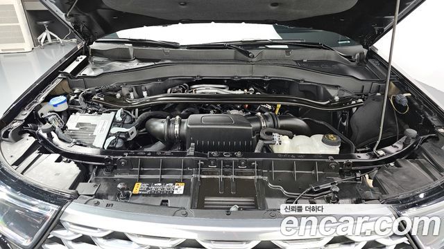 Ford Explorer (VI) 3.0 Platinum 4WD 2023 — фото 6