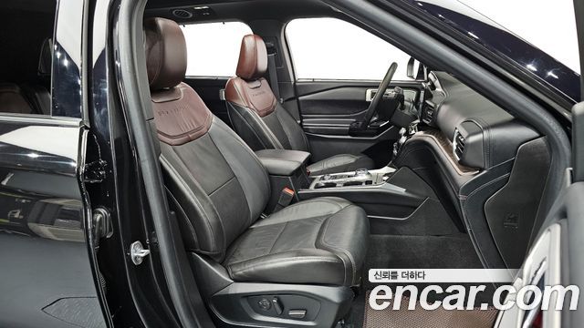Ford Explorer (VI) 3.0 Platinum 4WD 2023 — фото 10