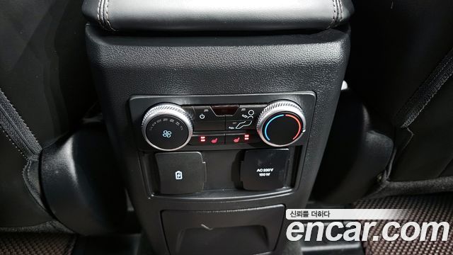Ford Explorer (VI) 3.0 Platinum 4WD 2023 — фото 18