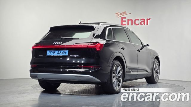 Audi e-tron 55 Quattro 2022 — фото 2