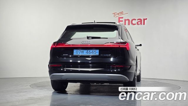 Audi e-tron 55 Quattro 2022 — фото 4