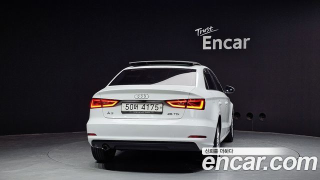 Audi A3 25 TDI Dynamic 8V 2015 — фото 4