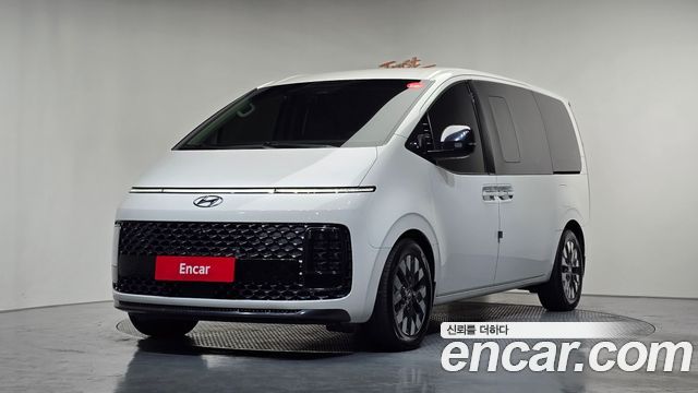 Hyundai Staria 4WD Lounge 9-Seater Inspiration 2023 — фото 1