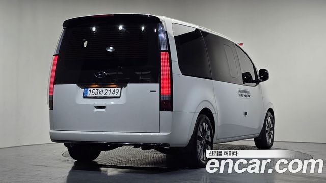 Hyundai Staria 4WD Lounge 9-Seater Inspiration 2023 — фото 2