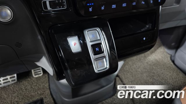 Hyundai Staria 4WD Lounge 9-Seater Inspiration 2023 — фото 9