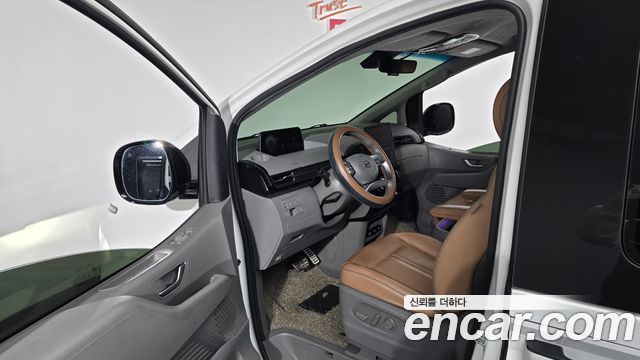 Hyundai Staria 4WD Lounge 9-Seater Inspiration 2023 — фото 10
