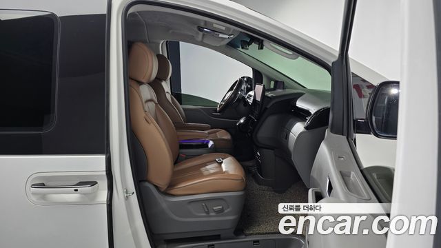 Hyundai Staria 4WD Lounge 9-Seater Inspiration 2023 — фото 15
