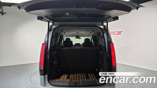 Hyundai Staria 4WD Lounge 9-Seater Inspiration 2023 — фото 24