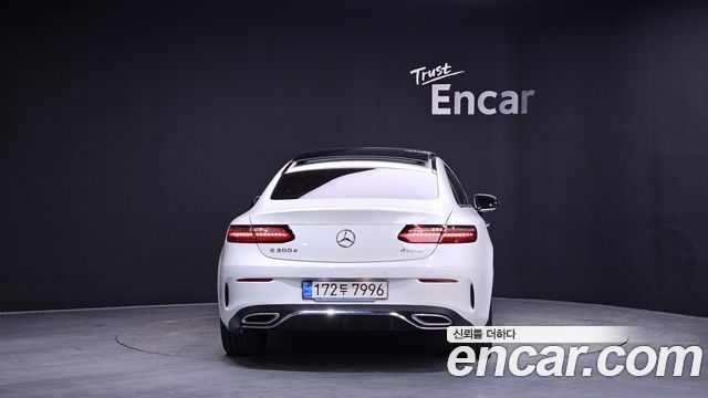 Mercedes-Benz E-Class (W213) E300d 4MATIC Coupe 2022 — фото 4