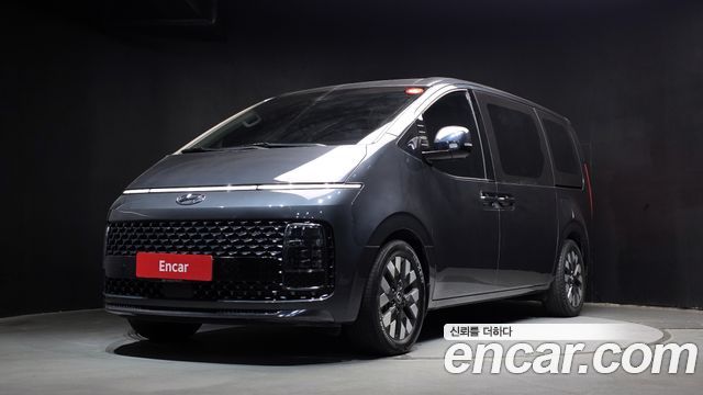 Hyundai Staria Lounge 9-Seater Prestige 2023 — фото 1