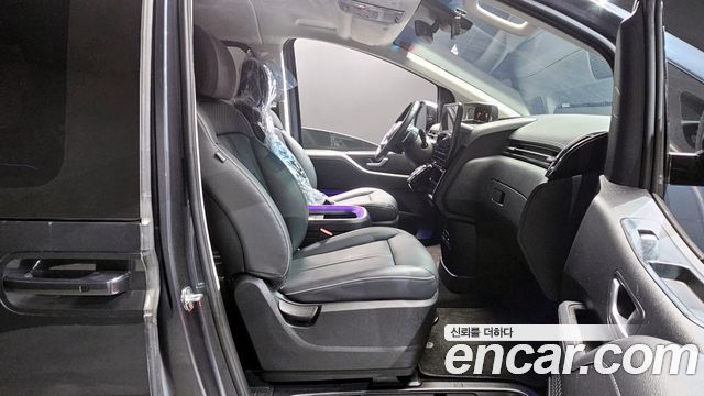Hyundai Staria Lounge 9-Seater Prestige 2023 — фото 11
