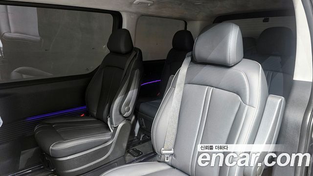 Hyundai Staria Lounge 9-Seater Prestige 2023 — фото 13