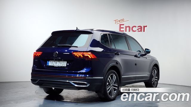 Volkswagen Tiguan Allspace 2.0 TSI Prestige 2023 — фото 2