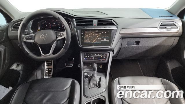 Volkswagen Tiguan Allspace 2.0 TSI Prestige 2023 — фото 7