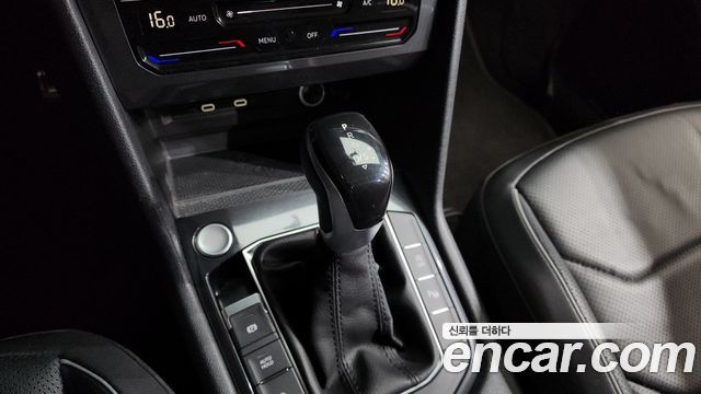 Volkswagen Tiguan Allspace 2.0 TSI Prestige 2023 — фото 9