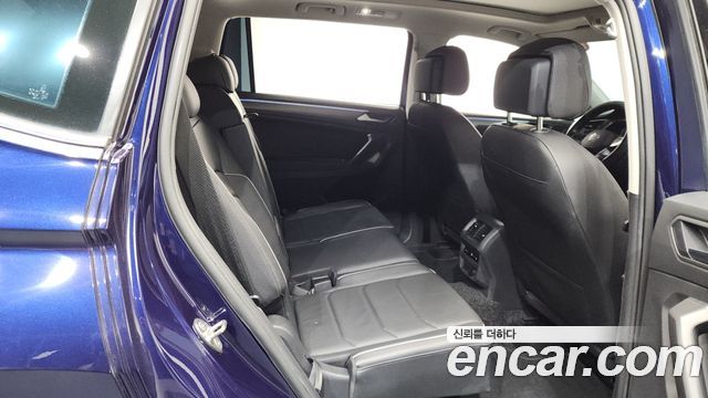 Volkswagen Tiguan Allspace 2.0 TSI Prestige 2023 — фото 16