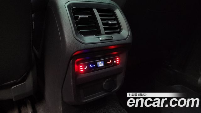 Volkswagen Tiguan Allspace 2.0 TSI Prestige 2023 — фото 23