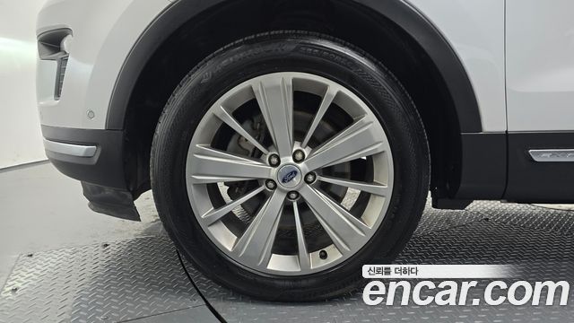 Ford Explorer 2.3 Limited 4WD 5th 2018 — фото 5