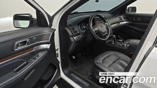Ford Explorer 2.3 Limited 4WD 5th 2018 — фото 11
