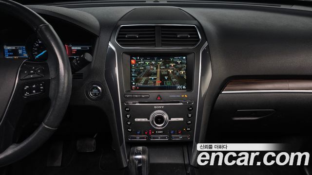 Ford Explorer 2.3 Limited 4WD 5th 2018 — фото 15