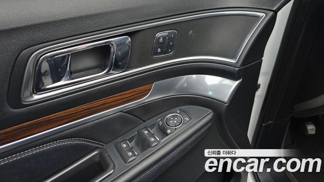 Ford Explorer 2.3 Limited 4WD 5th 2018 — фото 17