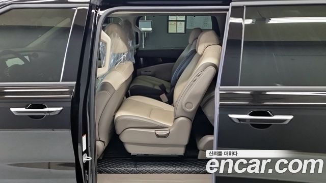 Kia Carnival (IV) Gasoline 9-Seater Hi Limousine (7-seater Limousine(Special vehicle) 2024 — фото 23