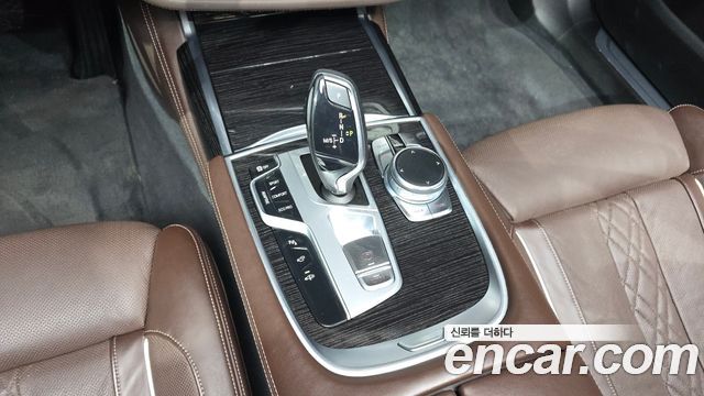 BMW 7 Series (G11) 740d xDrive M Sport 2017 — фото 9