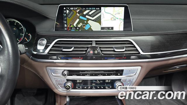 BMW 7 Series (G11) 740d xDrive M Sport 2017 — фото 14