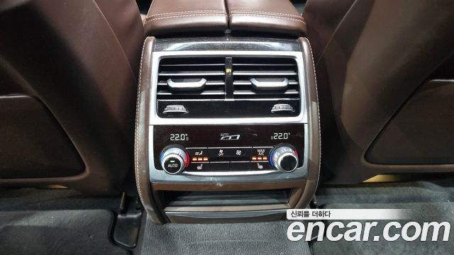 BMW 7 Series (G11) 740d xDrive M Sport 2017 — фото 19