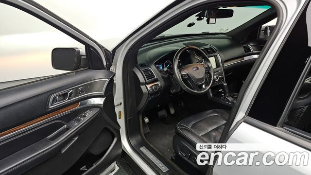 Ford Explorer 2.3 Limited 4WD 5th 2016 — фото 11