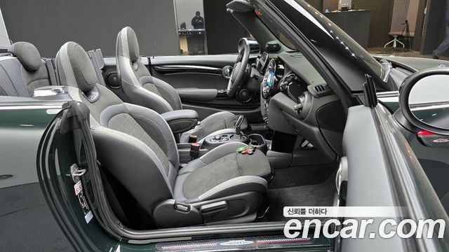MINI Cooper S Convertible JCW 3rd 2024 — фото 10