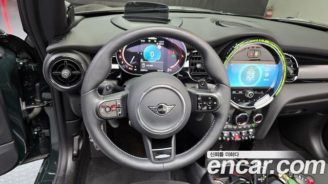 MINI Cooper S Convertible JCW 3rd 2024 — фото 13