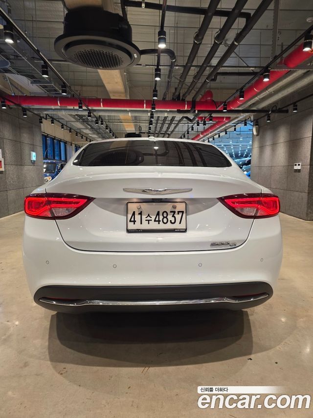 Chrysler 200 (II) 2.4 C 2015 — фото 4