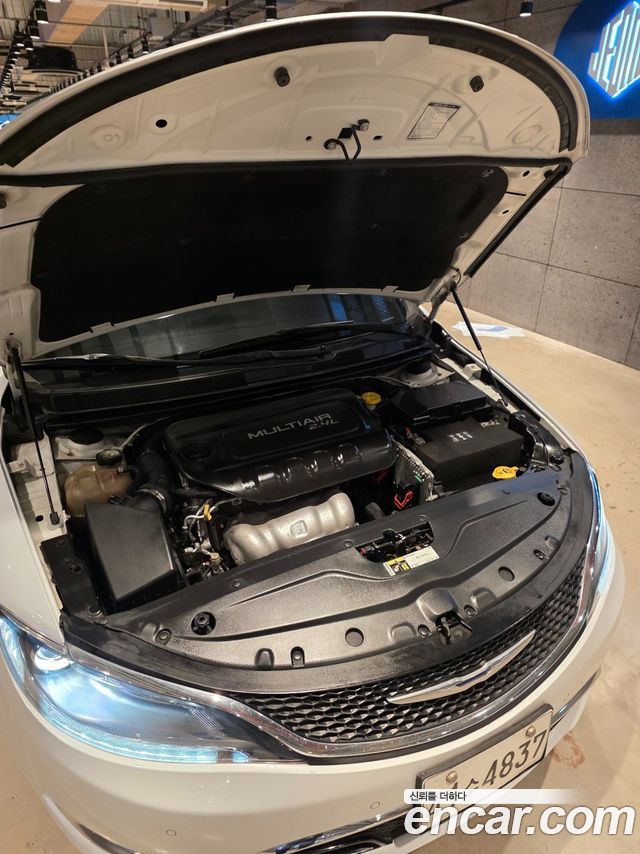 Chrysler 200 (II) 2.4 C 2015 — фото 8