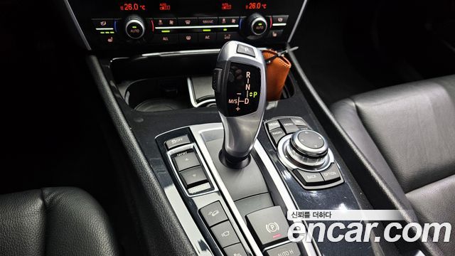 BMW 5 Series GT (F07) GT 30d xDrive 2013 — фото 9