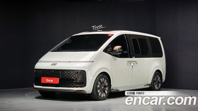 Hyundai Staria 4WD Lounge 9-Seater Inspiration 2023 — фото 1