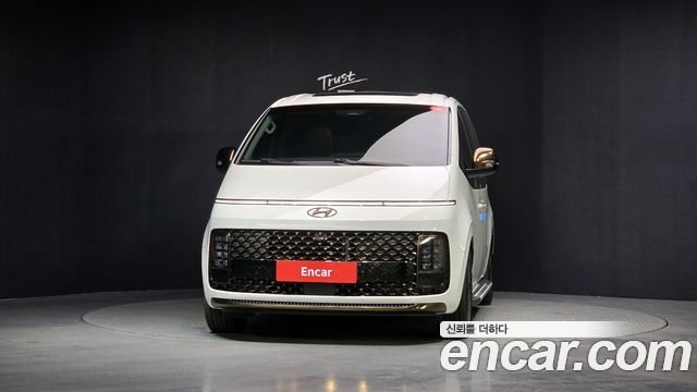 Hyundai Staria 4WD Lounge 9-Seater Inspiration 2023 — фото 3