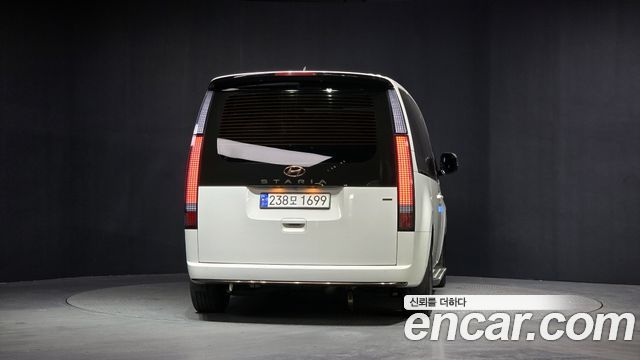 Hyundai Staria 4WD Lounge 9-Seater Inspiration 2023 — фото 4