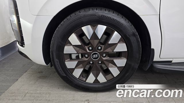Hyundai Staria 4WD Lounge 9-Seater Inspiration 2023 — фото 5