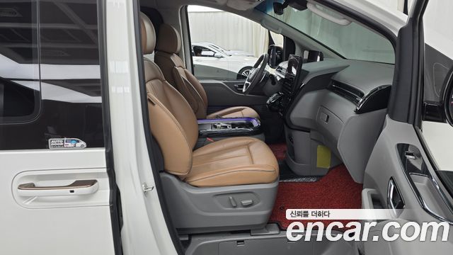Hyundai Staria 4WD Lounge 9-Seater Inspiration 2023 — фото 11