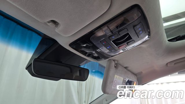 Hyundai Staria 4WD Lounge 9-Seater Inspiration 2023 — фото 17