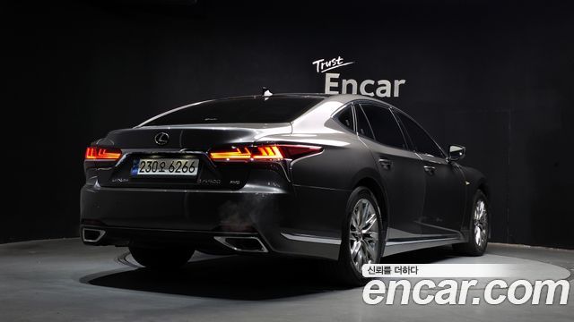 Lexus LS500 (V) 3.5 Luxury AWD 2018 — фото 2